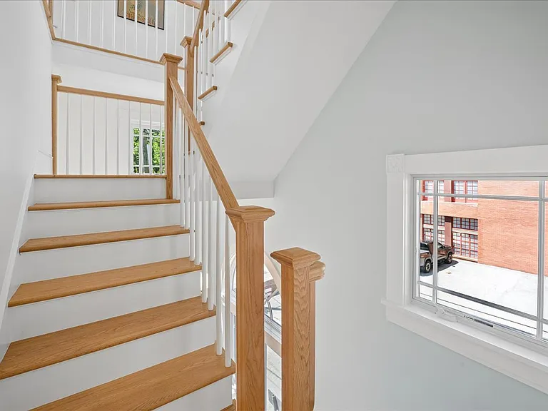51 Main St #51 — Photo 22