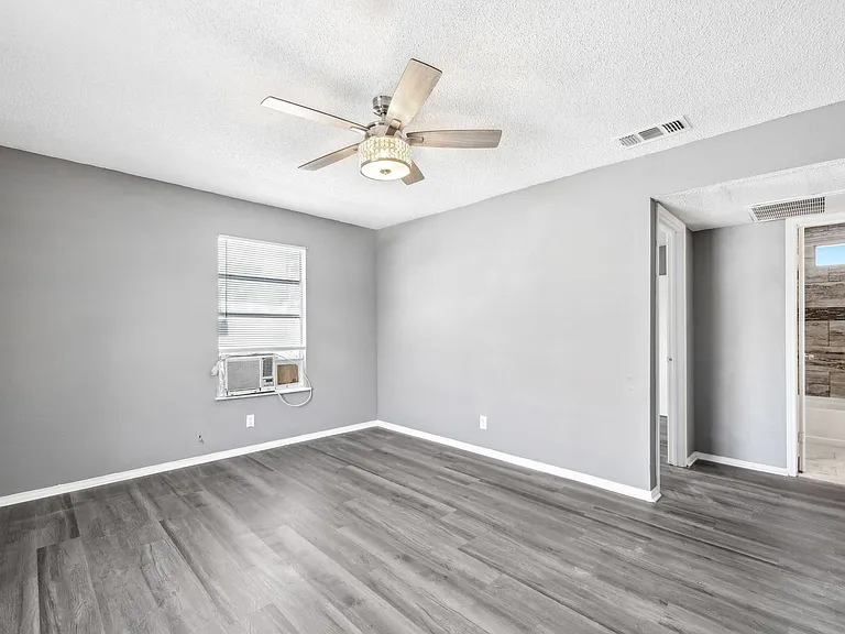 4438 N Hein Rd — Photo 22