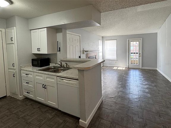 4th image of 5540 Devonbriar Way APT 203