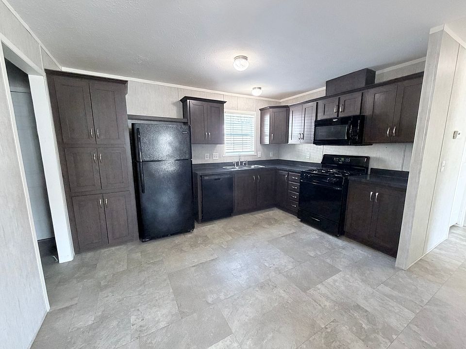1st image of 5826 N Belleview Ave
