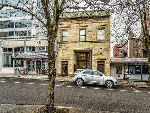 2nd image of 414 W Clinch Ave #202