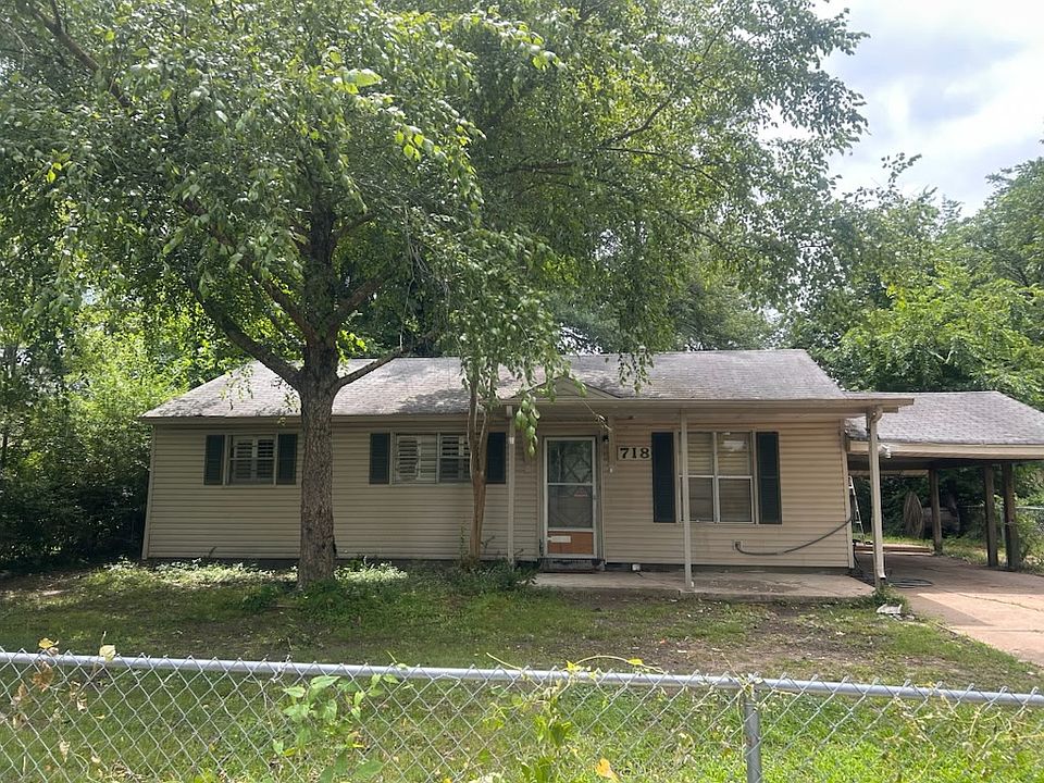 1st image of 718 Baylor Dr