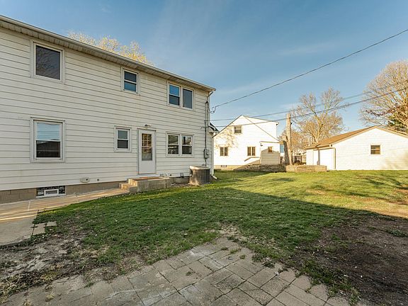 4th image of 1007-11 1/2 St SE