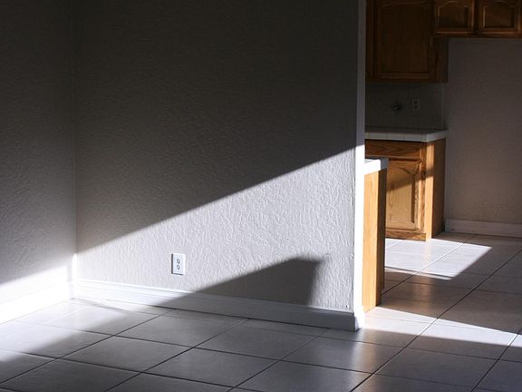 5th image of 1720 Club Dr