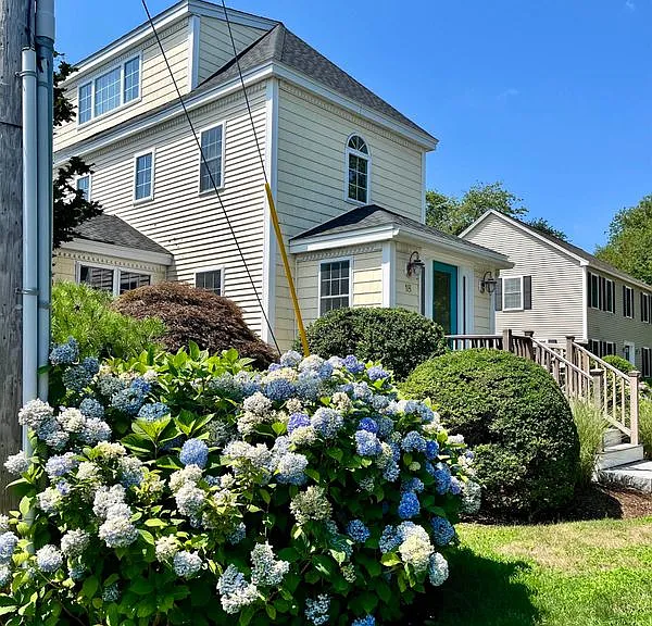 18 Browns Ct — Photo 1