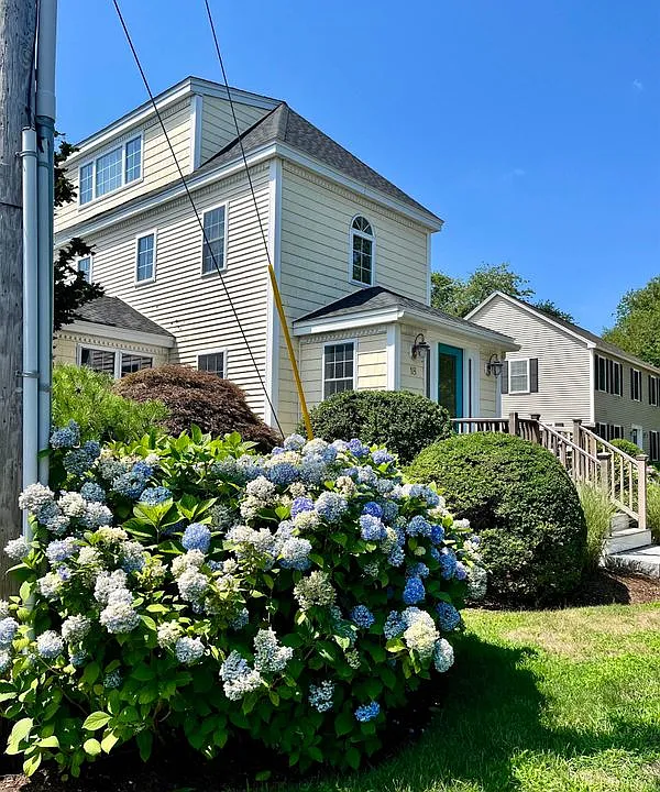 18 Browns Ct