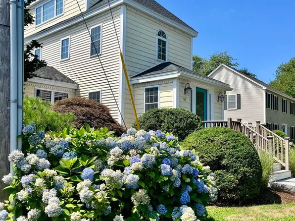 18 Browns Ct, Rye, NH 03870