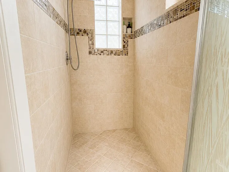 1716 Pierce Dr — Photo 10