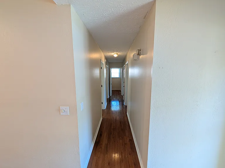 102 Post Oak Rd — Photo 16