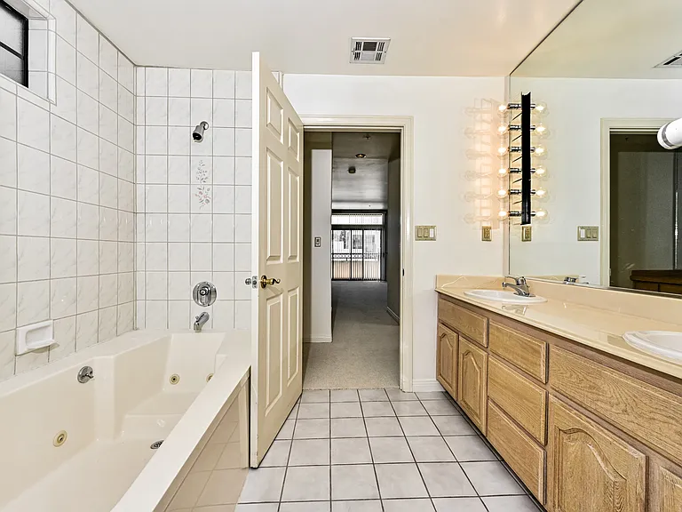 5319 Lindley Ave #303 — Photo 9