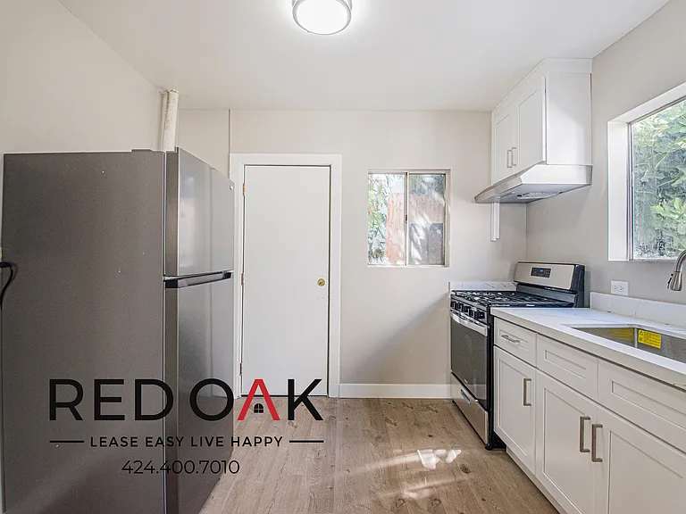 424 E 20th St #424.5 — Photo 11