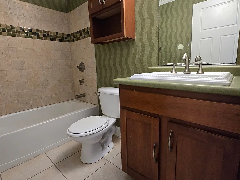 200 S 11th St #102 — Photo 9