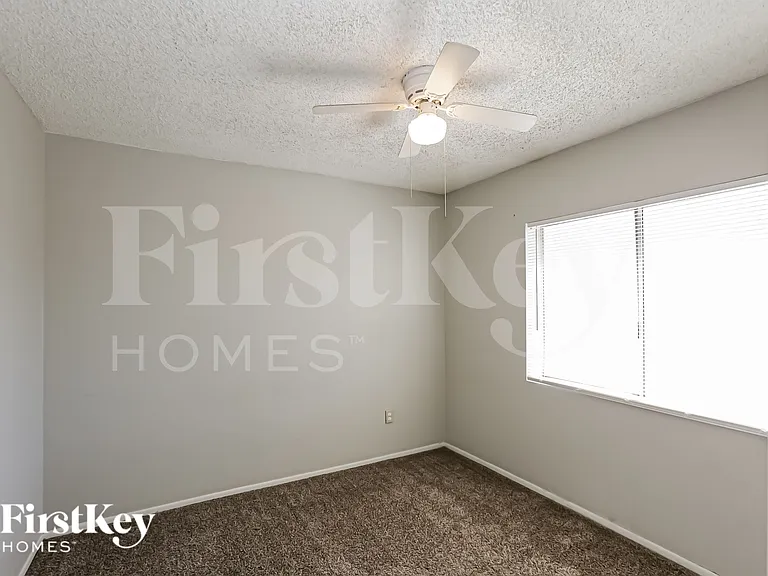4656 W Townley Ave — Photo 14