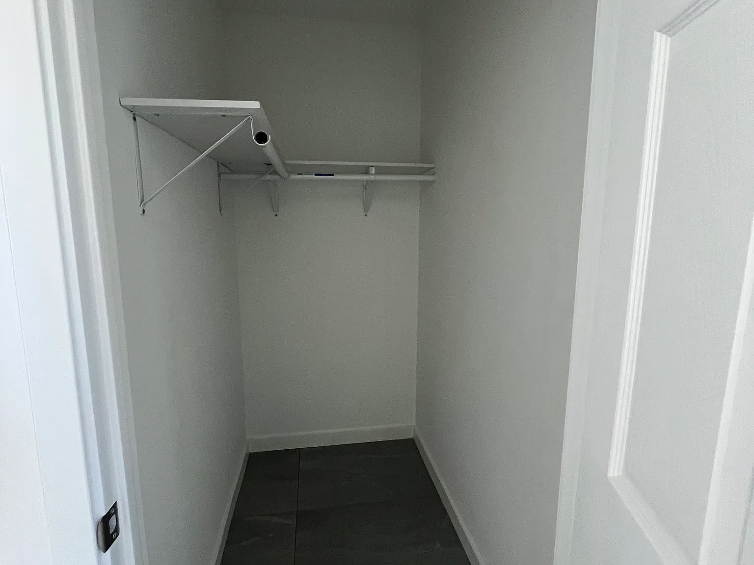 3 bed, 850 sqft, $2,700 — Photo 4