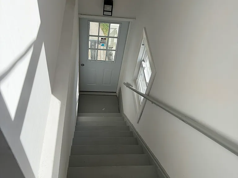 907 E Chocolate Ave #B — Photo 13