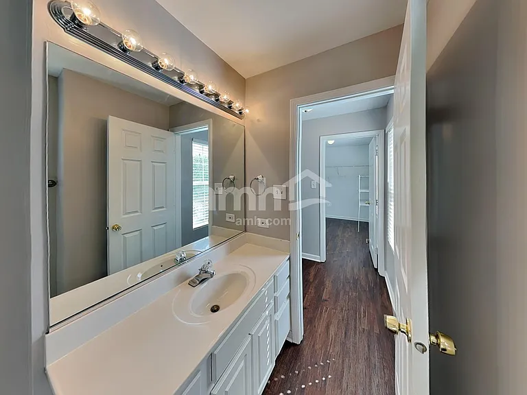 5301 Meadowbrook St — Photo 13