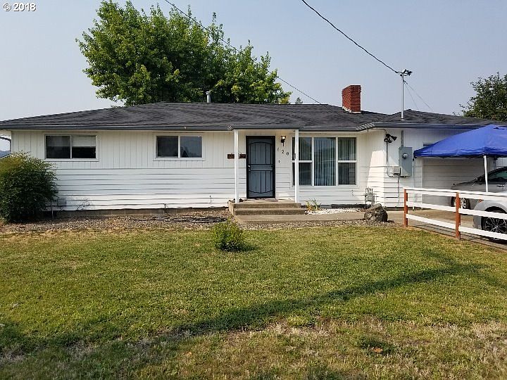 1st image of 628 NE Channon Ave