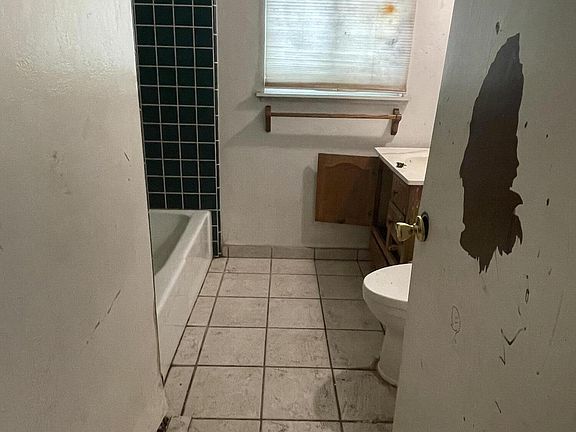 3rd image of 117 Bryant Ct