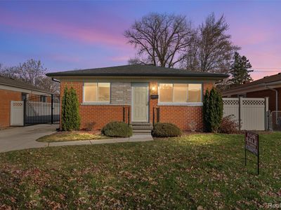 23821 Beverly St, Saint Clair Shores, MI, 48082