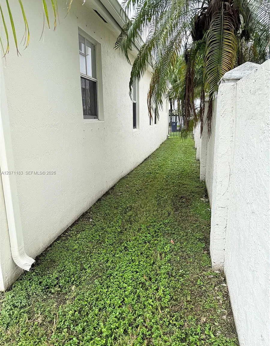 14918 SW 15th Ln #0 — Photo 4