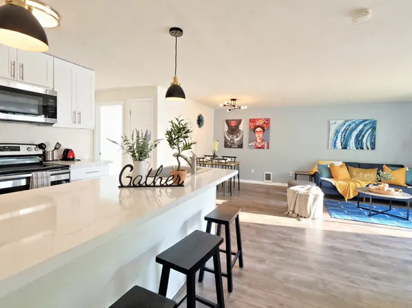 2236 NE 197th Pl APT C, Seattle, WA 98155