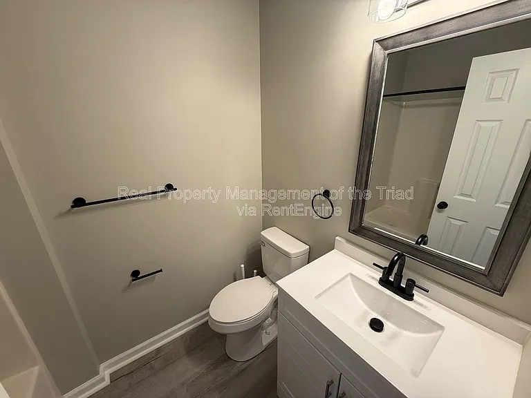 521 Mill Pond Dr — Photo 6