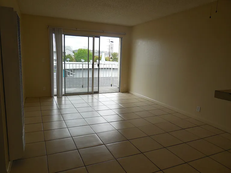 839 Gaviota Ave #F — Photo 11