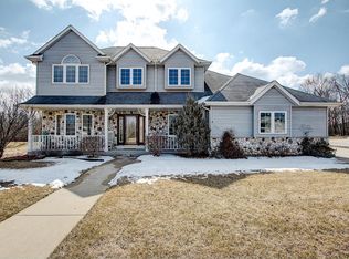 3355 W River Meadows Ct, Franklin, WI 53132