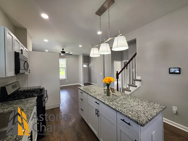 3909 Fleetwood Ave — Photo 9