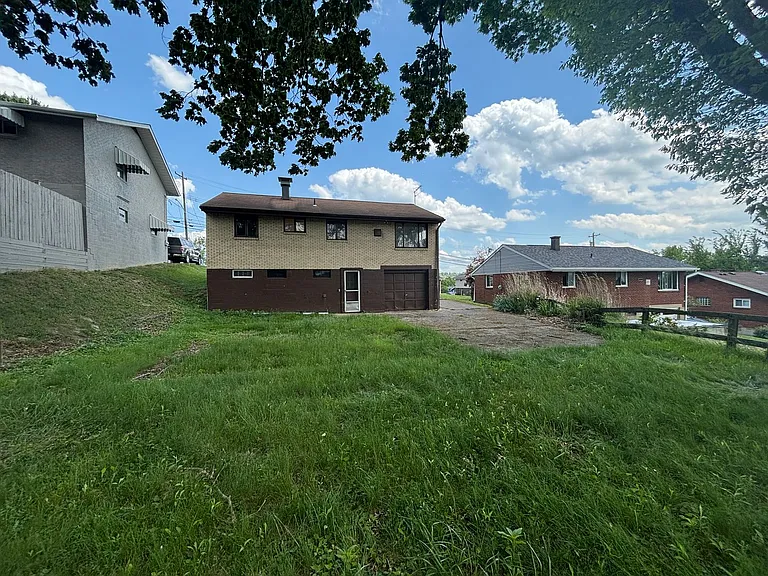 207 Kingston Dr — Photo 5