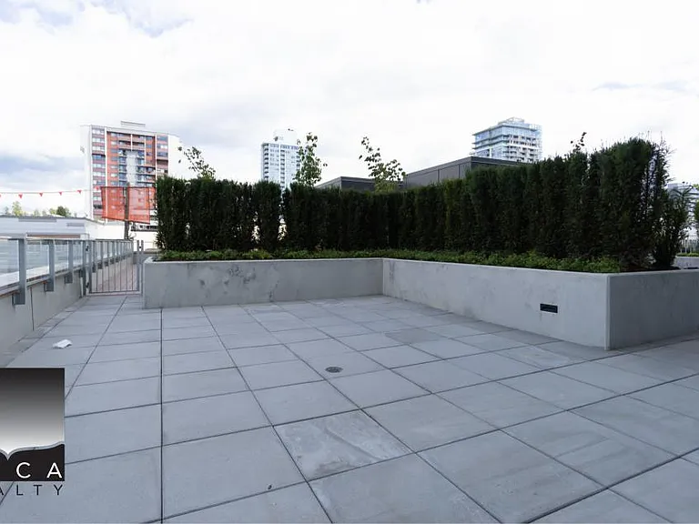 128 W 15th St #303 — Photo 21