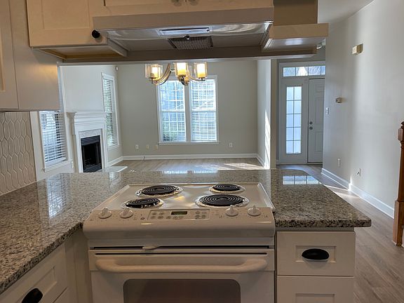 3rd image of 7024 Jeffreys Creek Ln