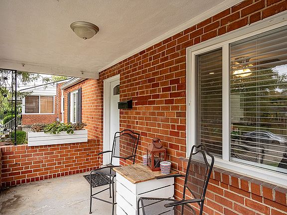4th image of 3826 Zinsle Ave