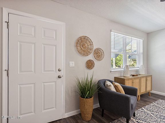 3rd image of 2705 SILVER Street