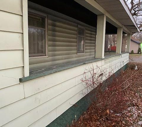 5th image of 2421 Hoyt St
