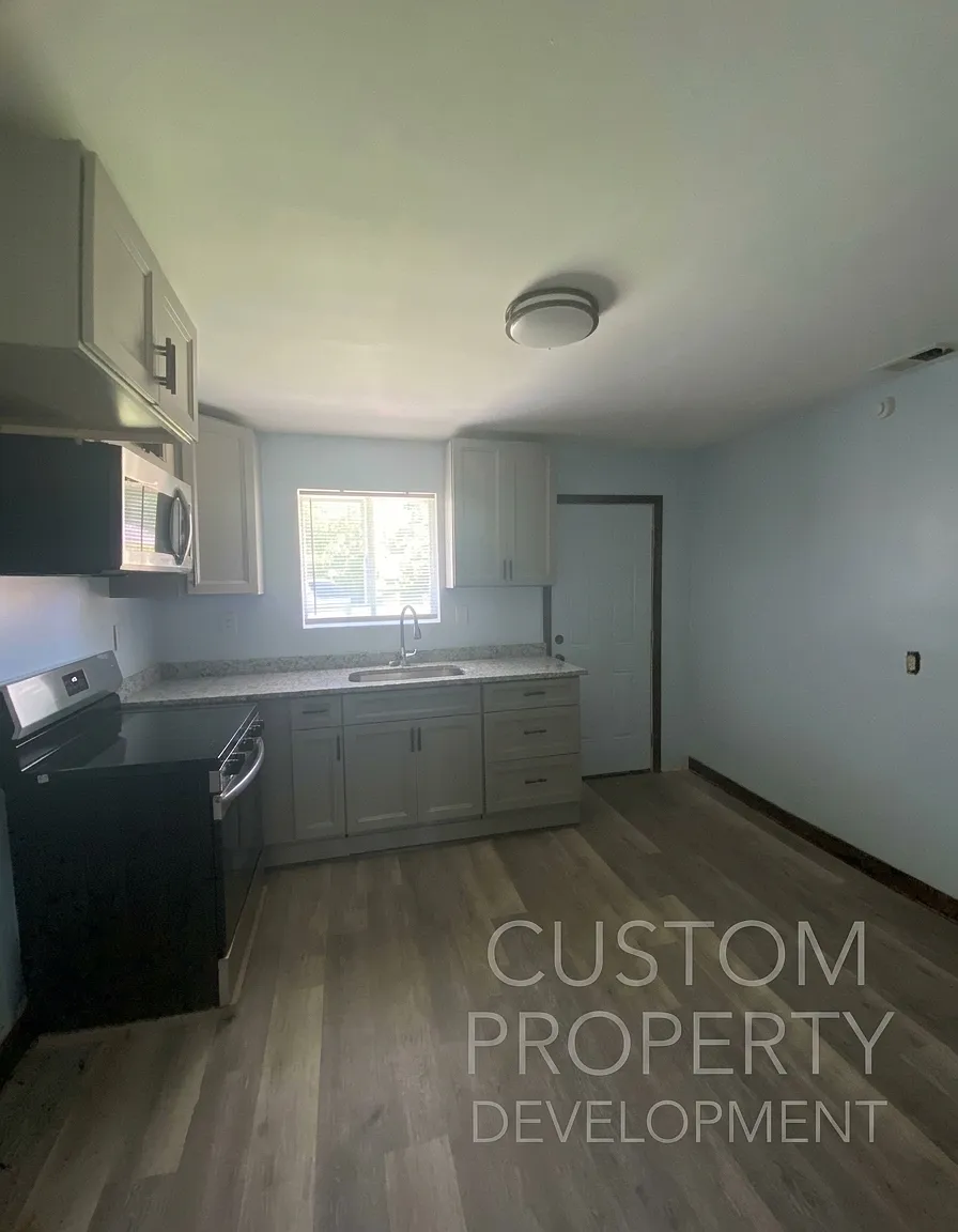 2 bed, 1000 sqft, $1,050 — Photo 1