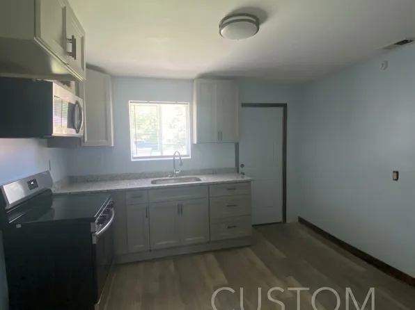 500 Logan St APT A, Greensboro, NC 27401