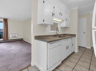 975 Grand Ave W #304, Chatham Kent, ON N7L 4Z6