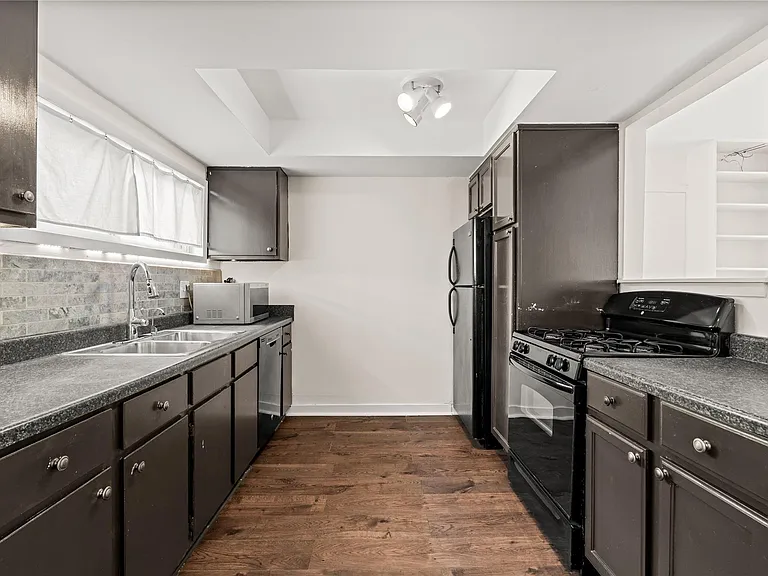 1963 Lexington St #2 — Photo 7