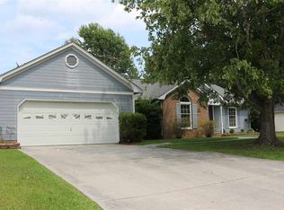 102 Windy Bluff Ct, Jacksonville, NC 28540