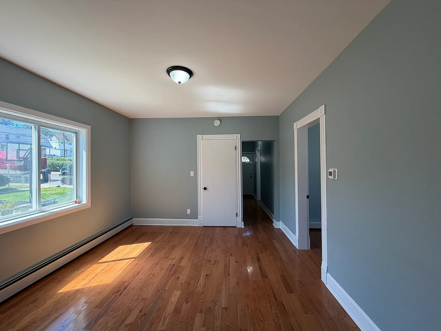 3 bed, 1101 sqft, $1,700 — Photo 3