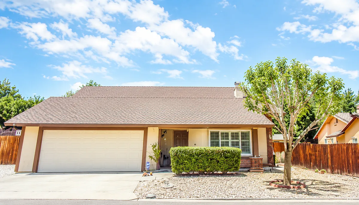 4 bed, 3.0 bath, 1767 sqft, $2,599 — Photo 1