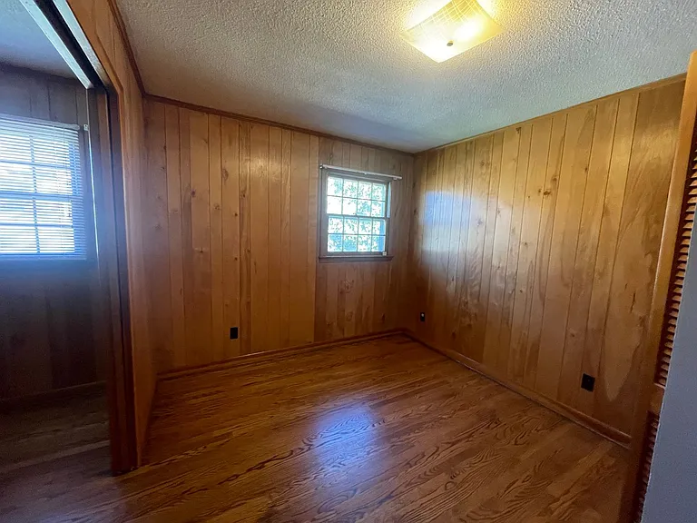 1025 Lake St — Photo 9