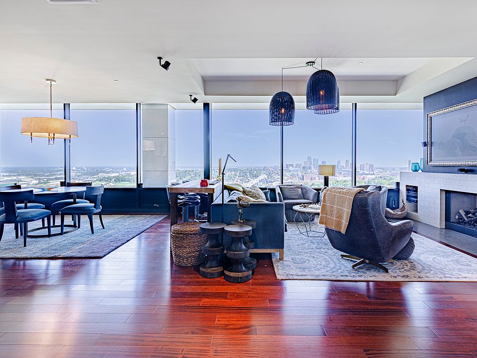 Walk in to the space and be treated to stunning views of the city.