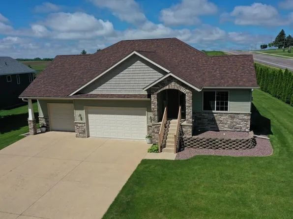 2506 6th St NE, Willmar, MN 56201