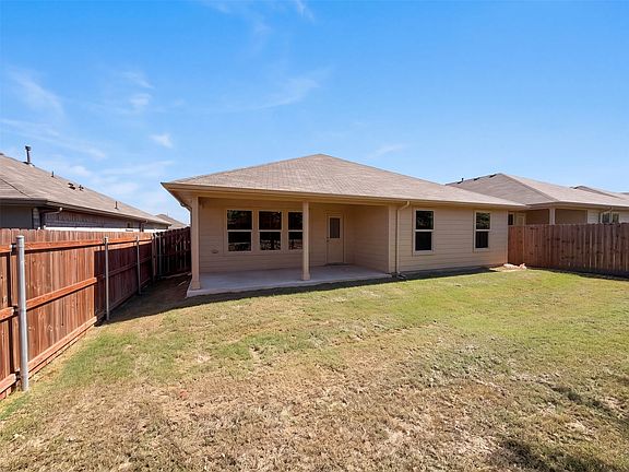 5th image of 517 Bronze Cir W