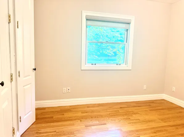 (undisclosed Address), Great Neck, NY 11023