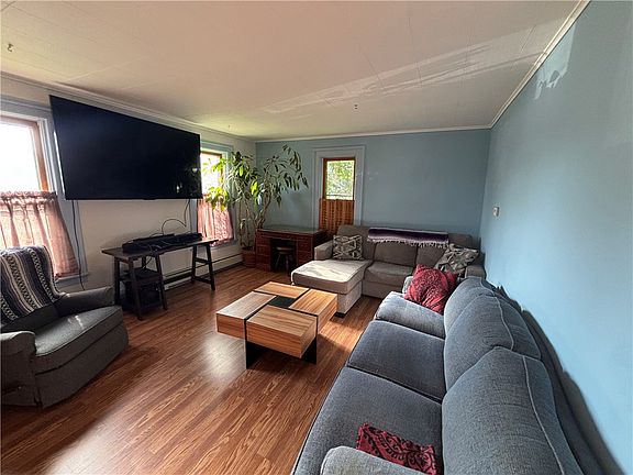 5th image of 103 Cuyler St
