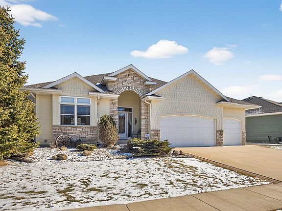 5th image of 4063 Autumn Lake Ct SW