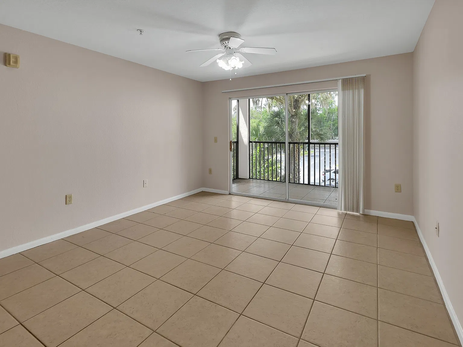 3 bed, 1162 sqft, $1,750 — Photo 4